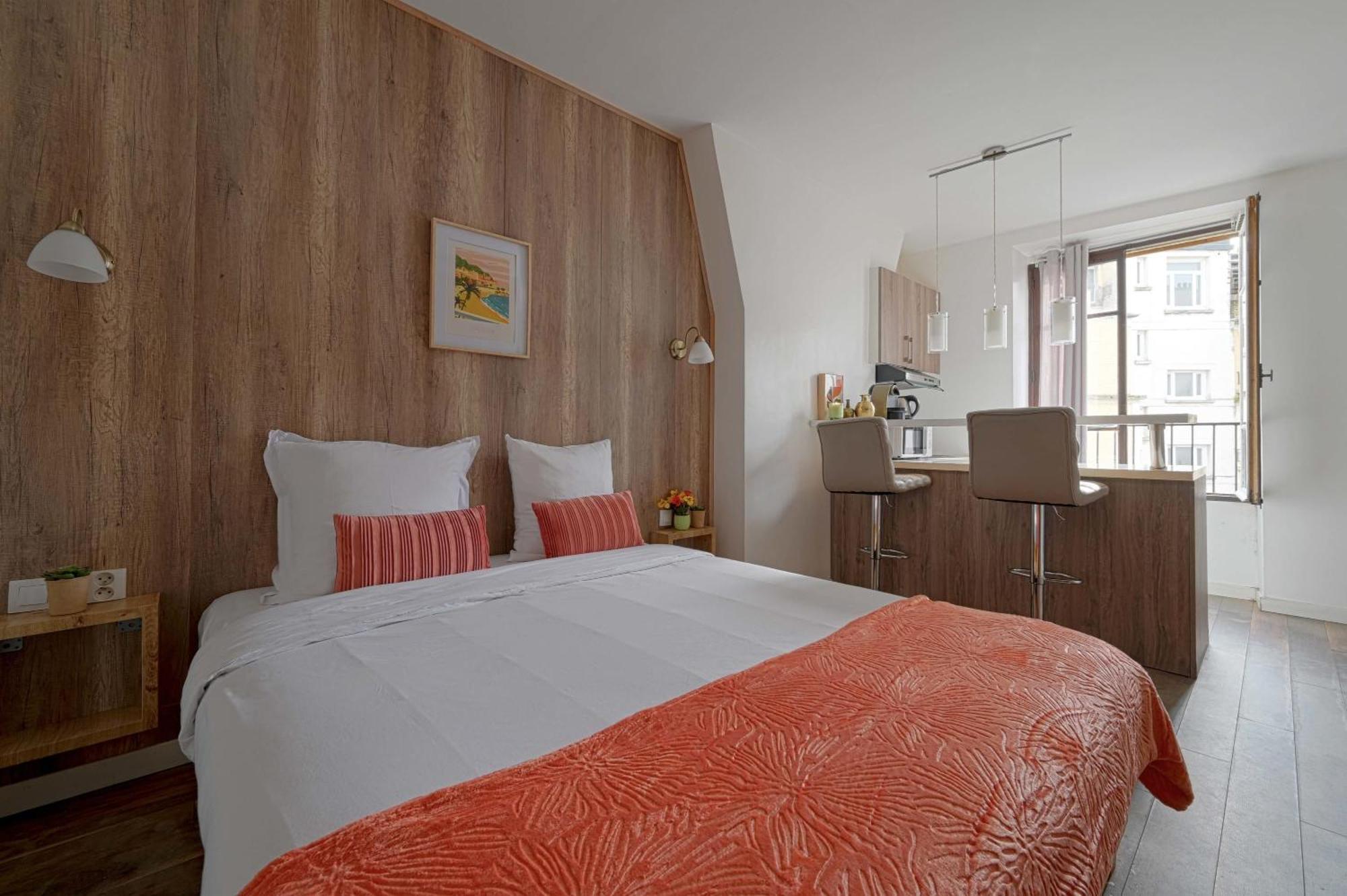 Charming Near Champs De Mars Apartment Paris